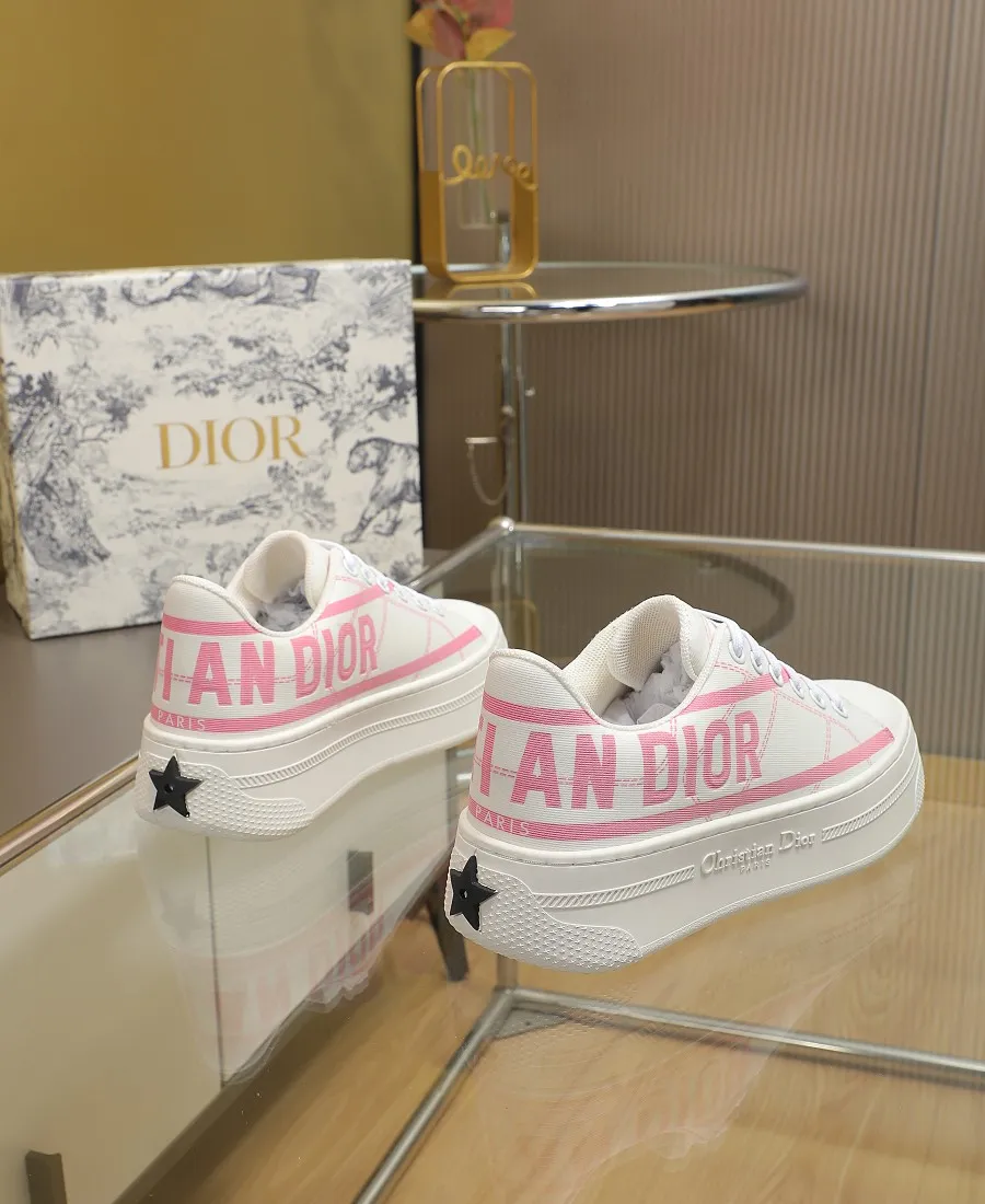 👟👟Ex-factory price 440👟👟 DIOR Dior's new thick-soled sports white shoes, electro-embroidered fabric, embroidered letters, breathable mesh lining, sheepskin for foot pads, lightweight outsole. Size: 35-40 (41 customized)